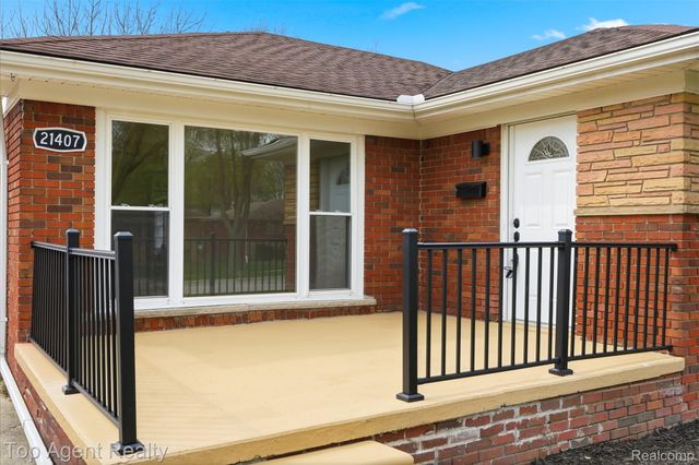 21407 Pallister Street, St. Clair Shores, MI 48080