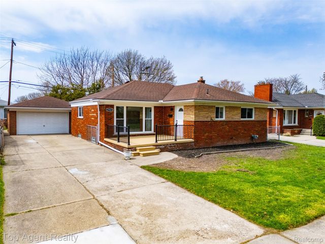 21407 Pallister Street, St. Clair Shores, MI 48080