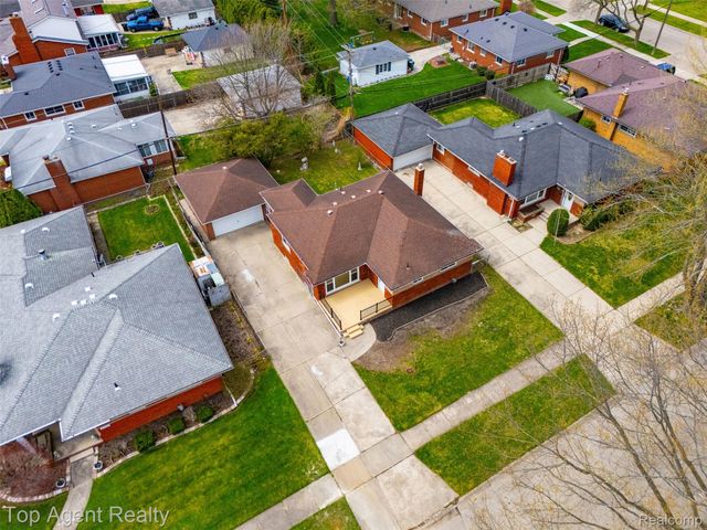 21407 Pallister Street, St. Clair Shores, MI 48080