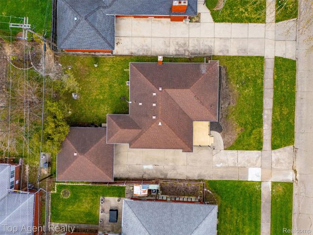 21407 Pallister Street, St. Clair Shores, MI 48080