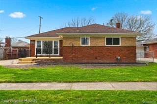 21407 Pallister Street, St. Clair Shores, MI 48080