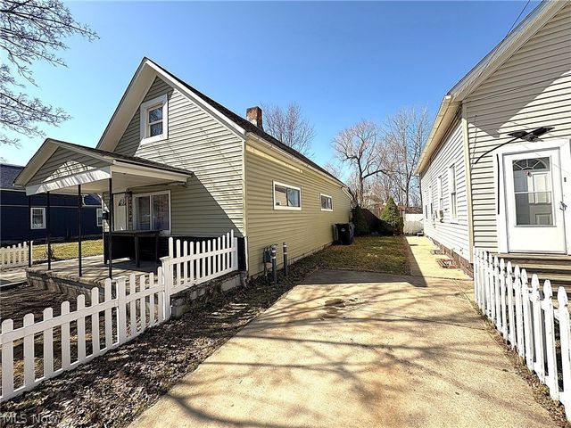 3328 W 61st Street, Cleveland, OH 44102