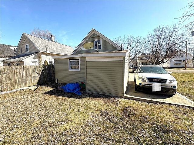 3328 W 61st Street, Cleveland, OH 44102