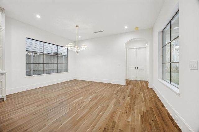 1021 Ashland Street, Houston, TX 77008