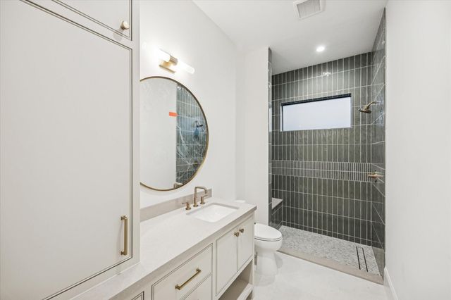 1021 Ashland Street, Houston, TX 77008