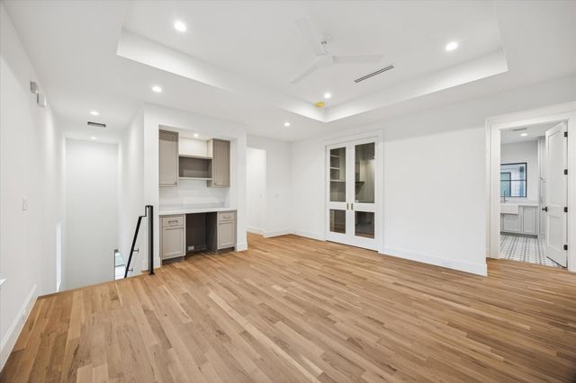 1021 Ashland Street, Houston, TX 77008