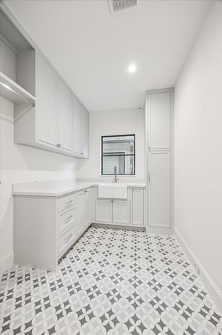 1021 Ashland Street, Houston, TX 77008