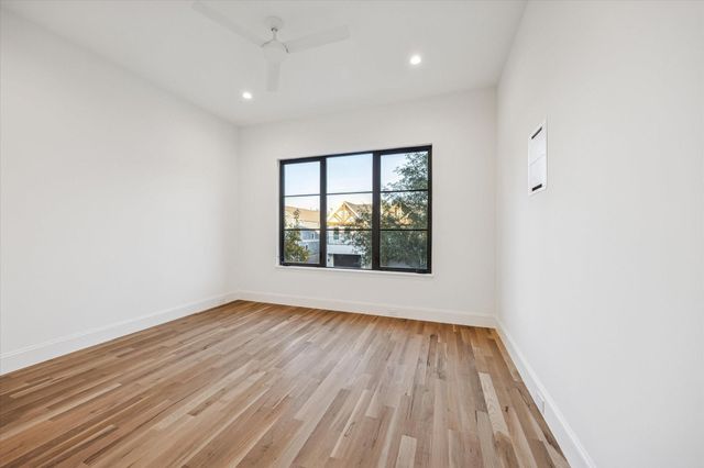 1021 Ashland Street, Houston, TX 77008