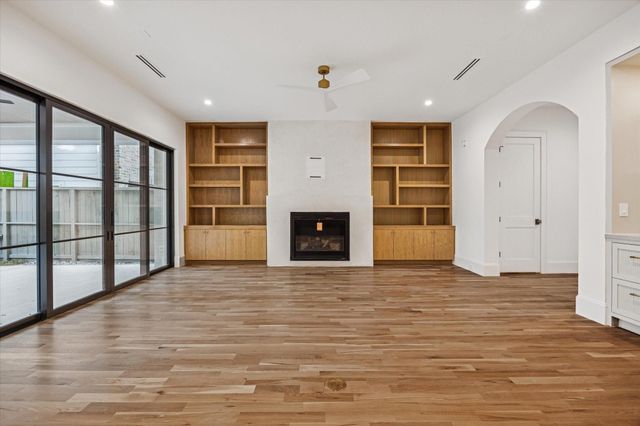 1021 Ashland Street, Houston, TX 77008