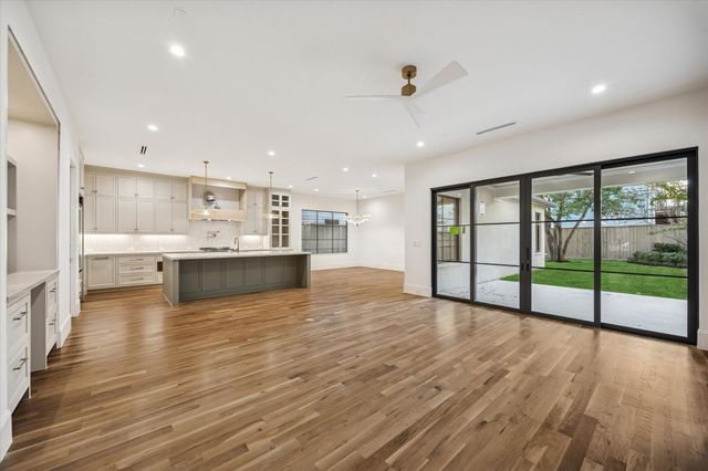 1021 Ashland Street, Houston, TX 77008