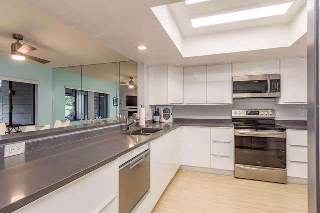 3098 EAGLES LANDING CIRCLE W, Clearwater, FL 33761