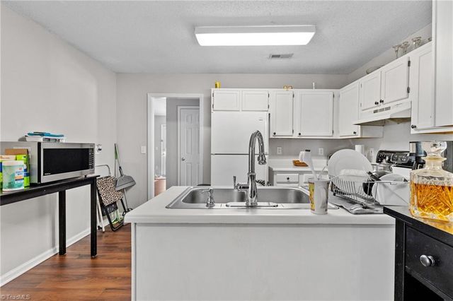 3009 Brookrun Drive, Jamestown, NC 27282