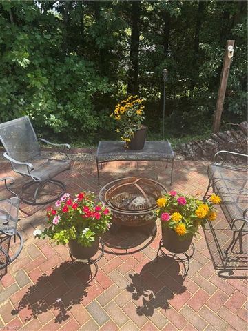 3009 Brookrun Drive, Jamestown, NC 27282