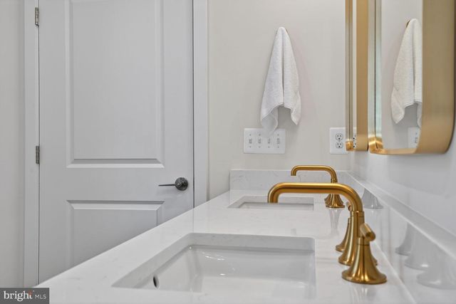 6053 COBBLESTONE CT, Marshall, VA 20115