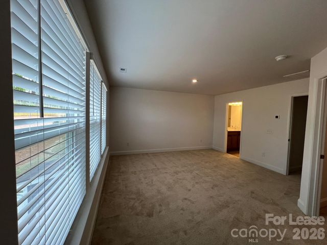 7708 Ethora Way, Charlotte, NC 28216