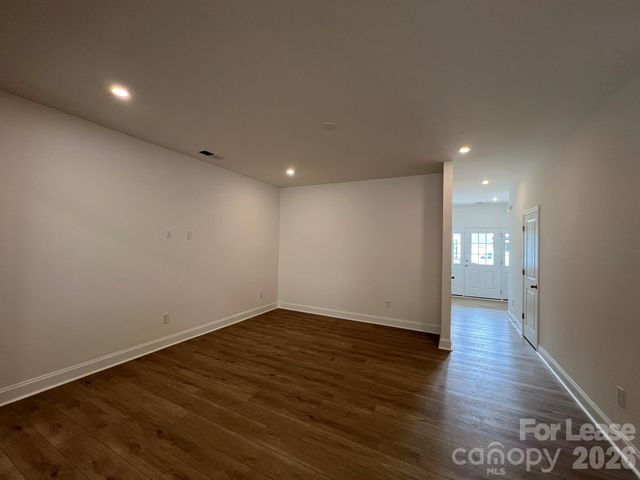 7708 Ethora Way, Charlotte, NC 28216