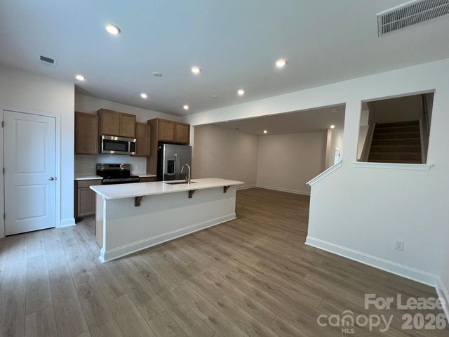 7708 Ethora Way, Charlotte, NC 28216