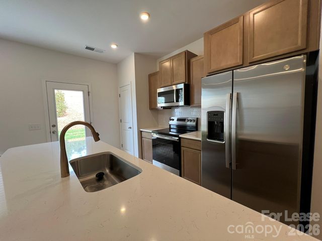 7708 Ethora Way, Charlotte, NC 28216