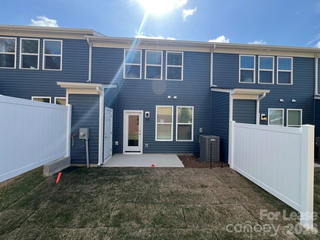 7708 Ethora Way, Charlotte, NC 28216