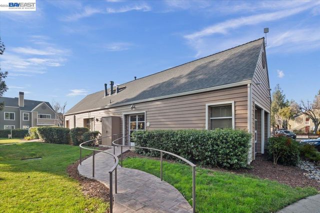 215 Reflections Dr 16, San Ramon, CA 94583