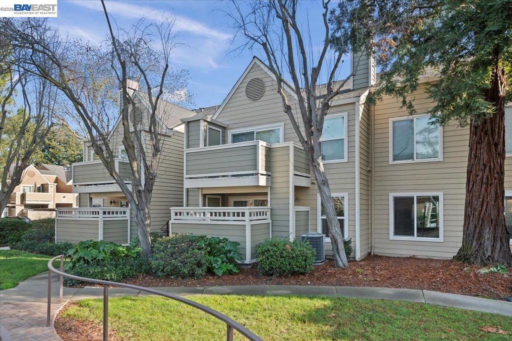 215 Reflections Dr 16, San Ramon, CA 94583