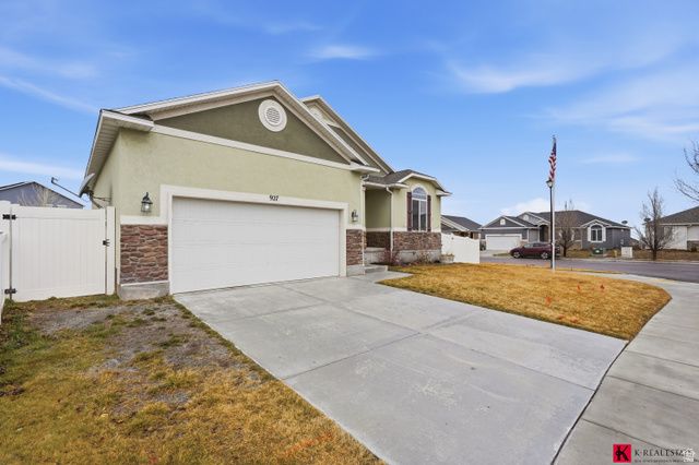 927 N PETRO DR, Tooele, UT 84074