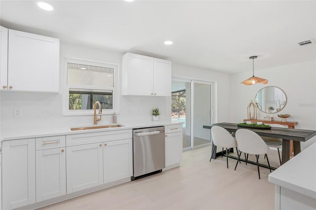 16133 SANDCREST WAY, Tampa, FL 33618