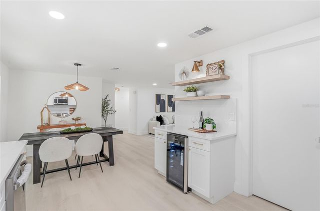 16133 SANDCREST WAY, Tampa, FL 33618