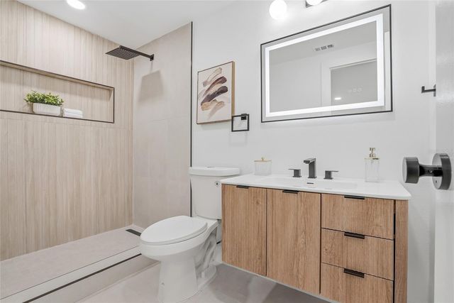 16133 SANDCREST WAY, Tampa, FL 33618