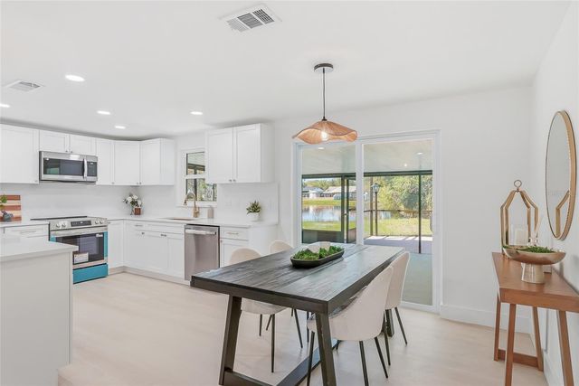 16133 SANDCREST WAY, Tampa, FL 33618