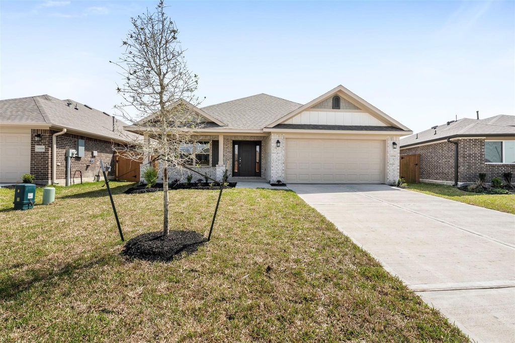2801 Bayrose Drive, Texas City, TX 77568