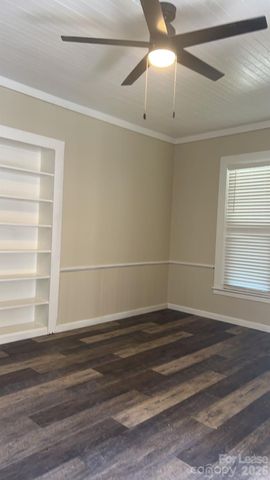 201 E 3rd Avenue, Gastonia, NC 28052