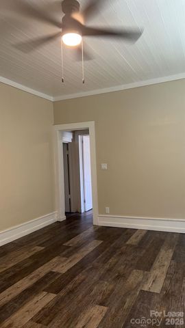 201 E 3rd Avenue, Gastonia, NC 28052