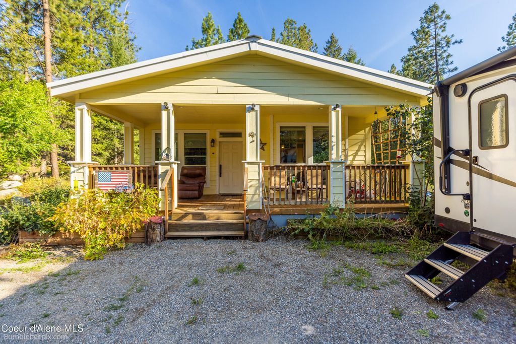 31480 N RIFFLE RD, Spirit Lake, ID 83869