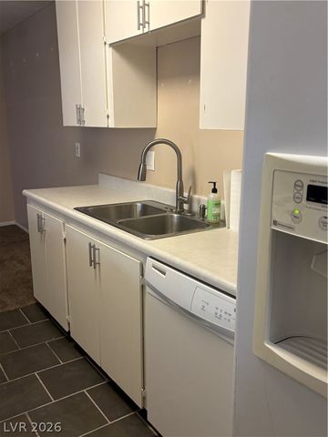 1470 ELIZABETH Avenue 3, Las Vegas, NV 89106