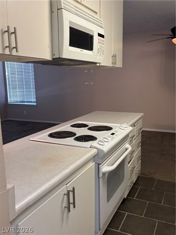 1470 ELIZABETH Avenue 3, Las Vegas, NV 89106