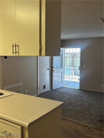 1470 ELIZABETH Avenue 3, Las Vegas, NV 89106