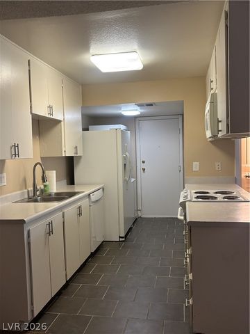 1470 ELIZABETH Avenue 3, Las Vegas, NV 89106