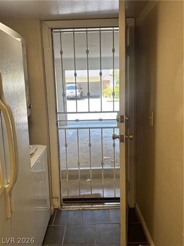 1470 ELIZABETH Avenue 3, Las Vegas, NV 89106