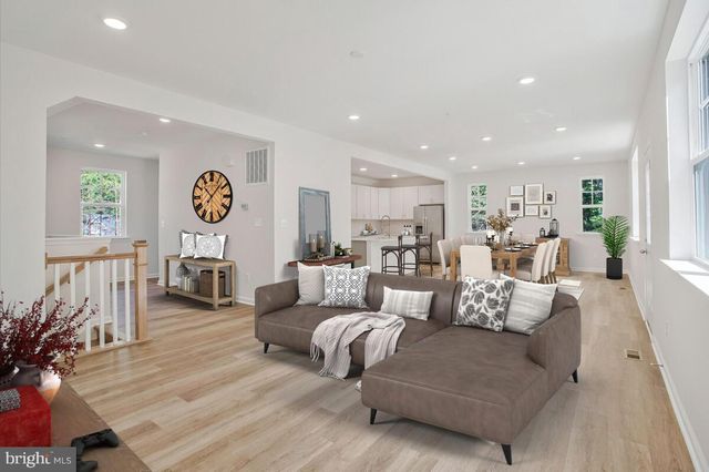 900 WALNUT AVE, North Beach, MD 20714