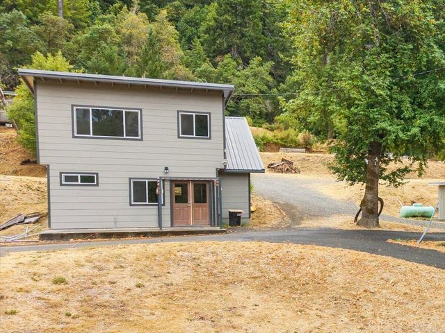 1052 Camp Kimtu Road, Garberville, CA 95542