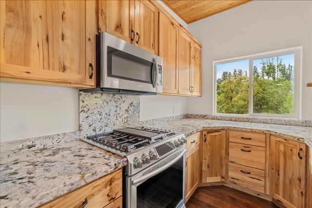 1052 Camp Kimtu Road, Garberville, CA 95542