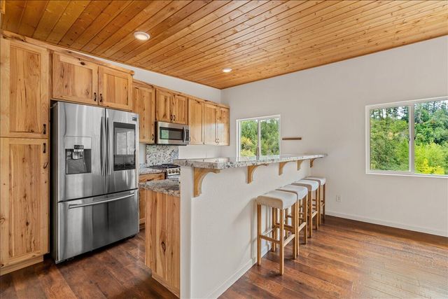 1052 Camp Kimtu Road, Garberville, CA 95542