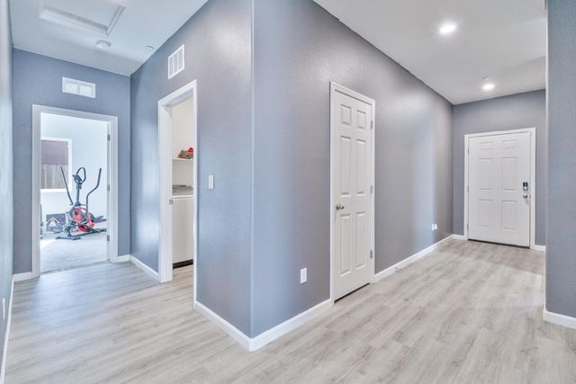 6704 E Dwight Way Avenue, Fresno, CA 93727
