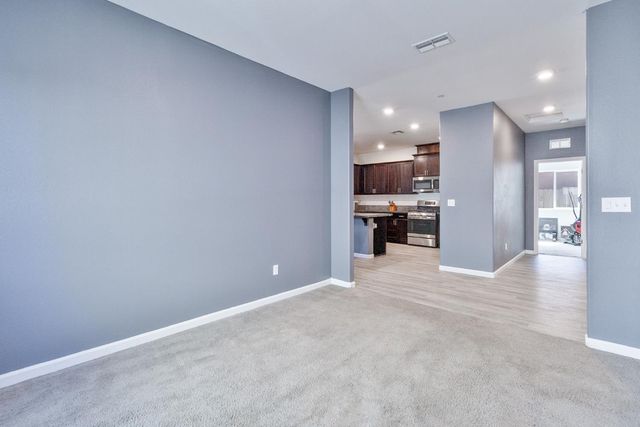6704 E Dwight Way Avenue, Fresno, CA 93727