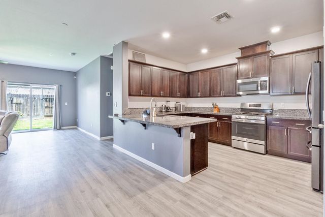 6704 E Dwight Way Avenue, Fresno, CA 93727