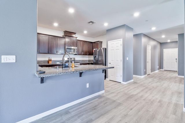 6704 E Dwight Way Avenue, Fresno, CA 93727