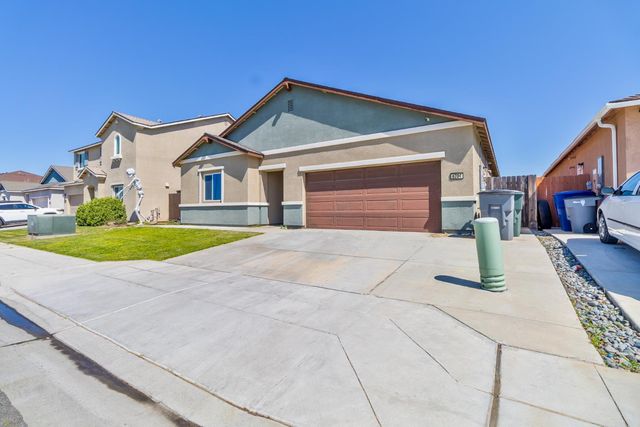 6704 E Dwight Way Avenue, Fresno, CA 93727