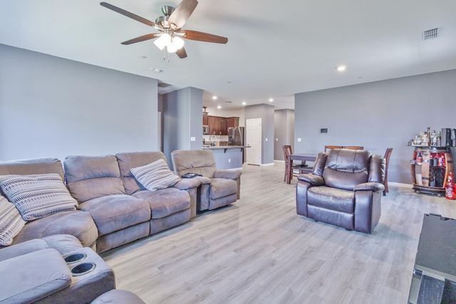 6704 E Dwight Way Avenue, Fresno, CA 93727