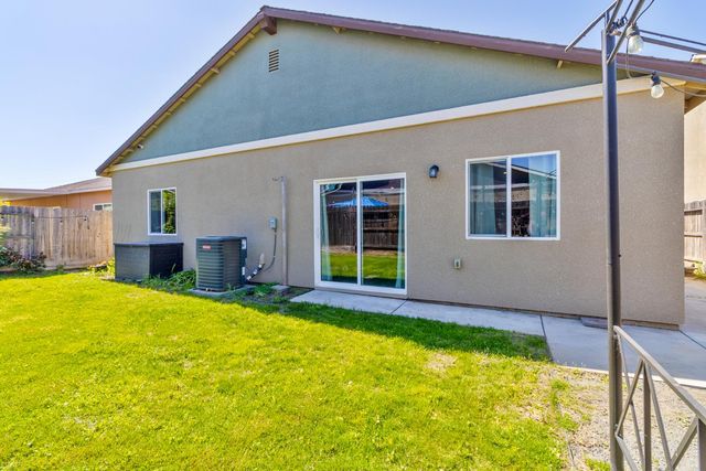 6704 E Dwight Way Avenue, Fresno, CA 93727